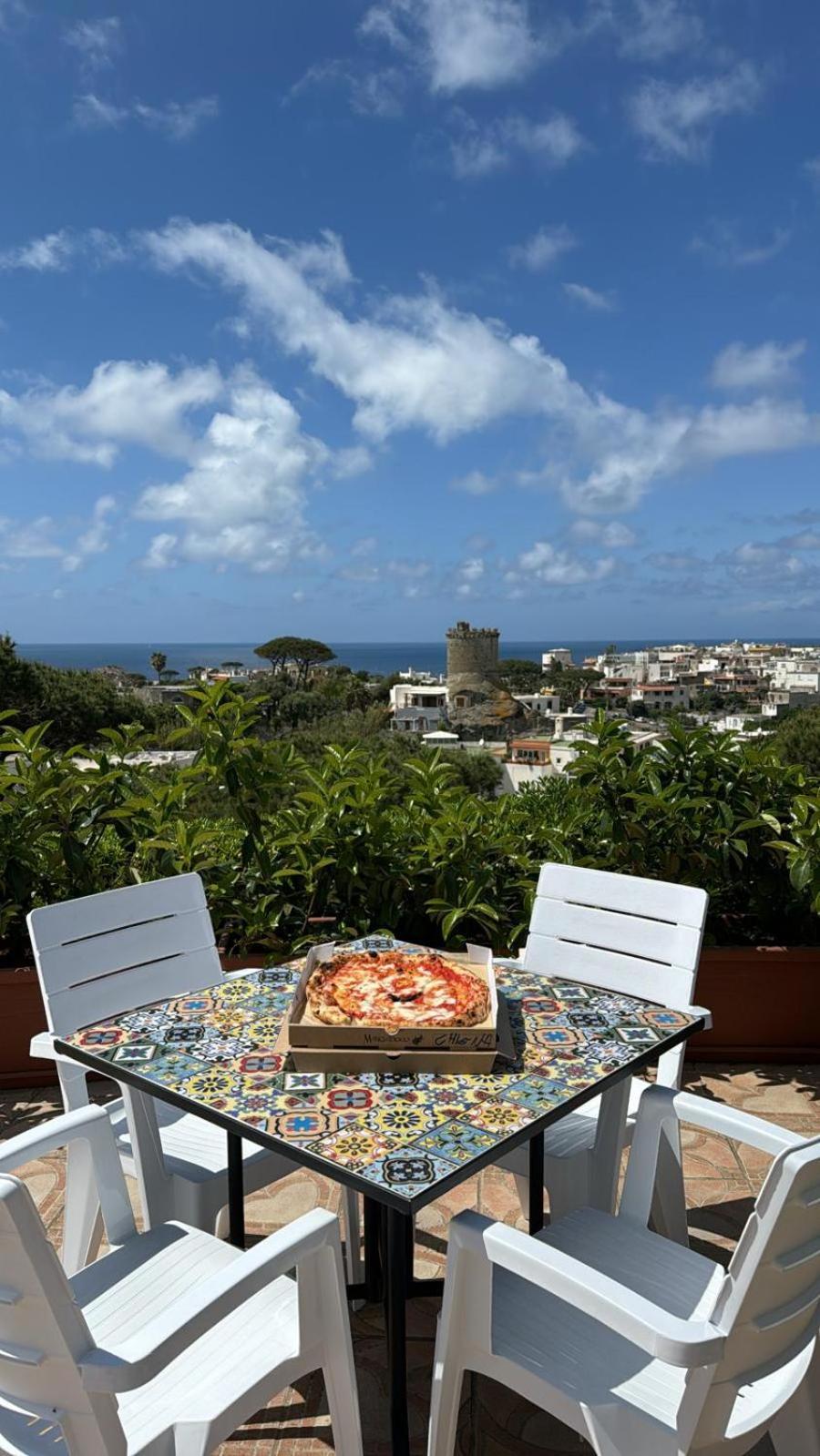 Chiena Forio * Ischia